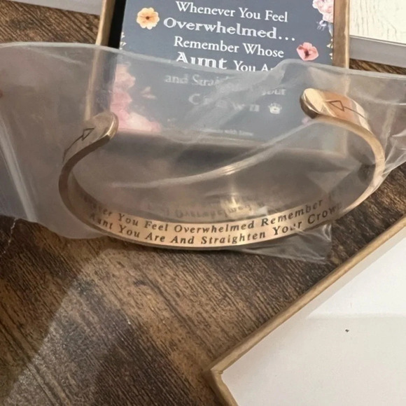 Rose Gold Aunt “Straighten Your Crown” Cuff Inspirational Bracelet - Picture 1 of 5